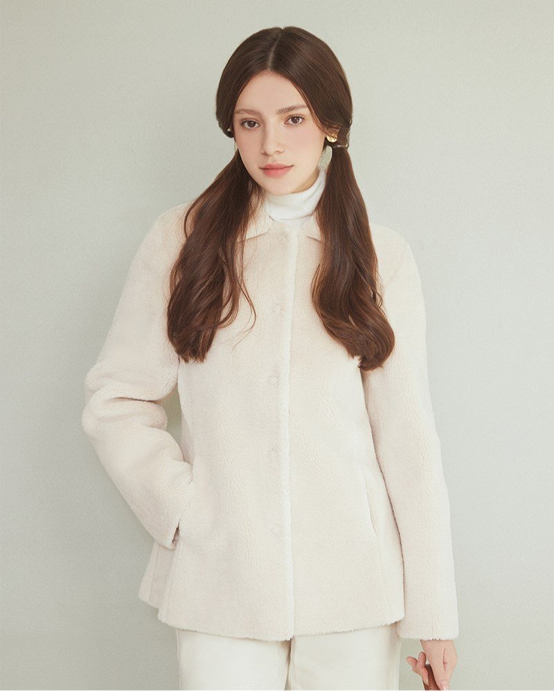 플라스틱아일랜드 라인 플레어 무스탕 자켓 PN4MJ162