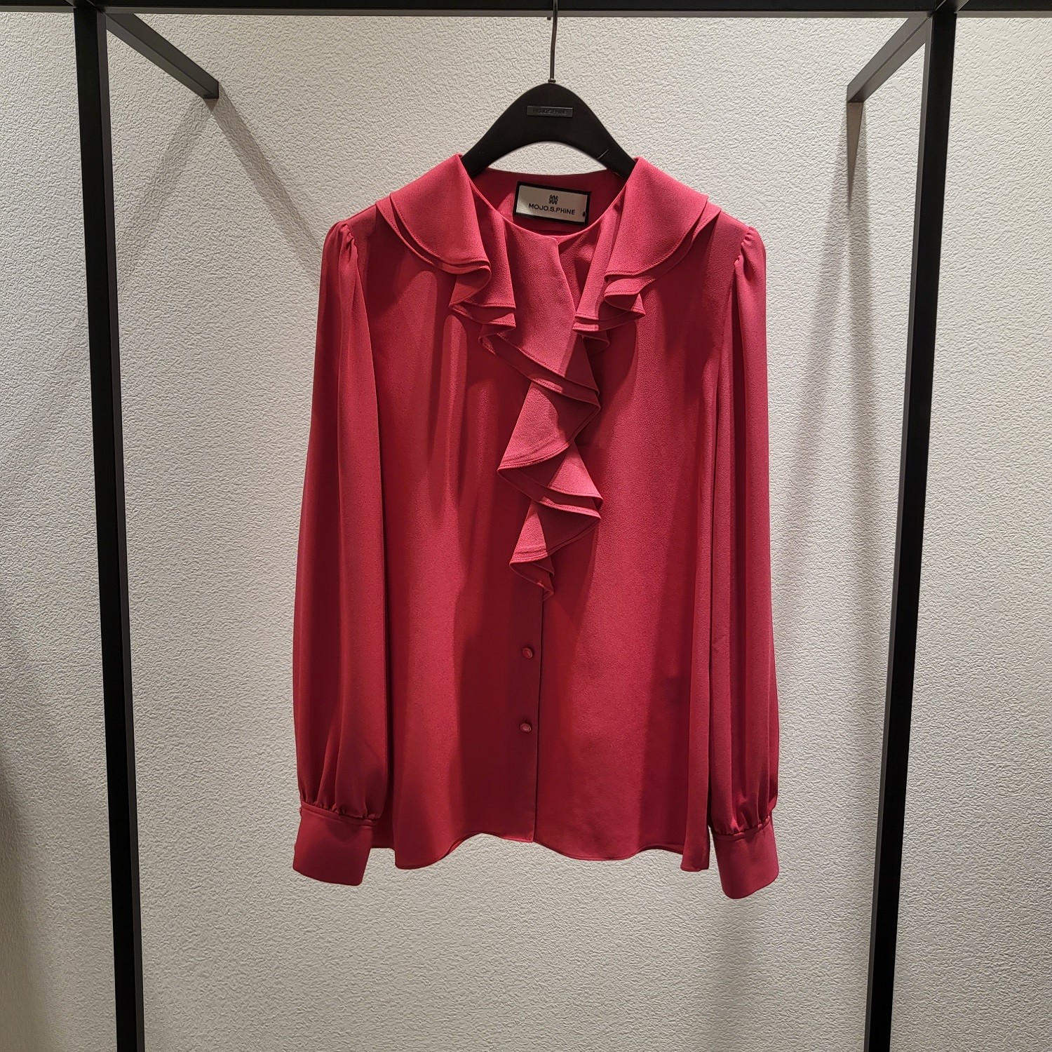 모조에스핀 여성 프릴블라우스 J224MSC023