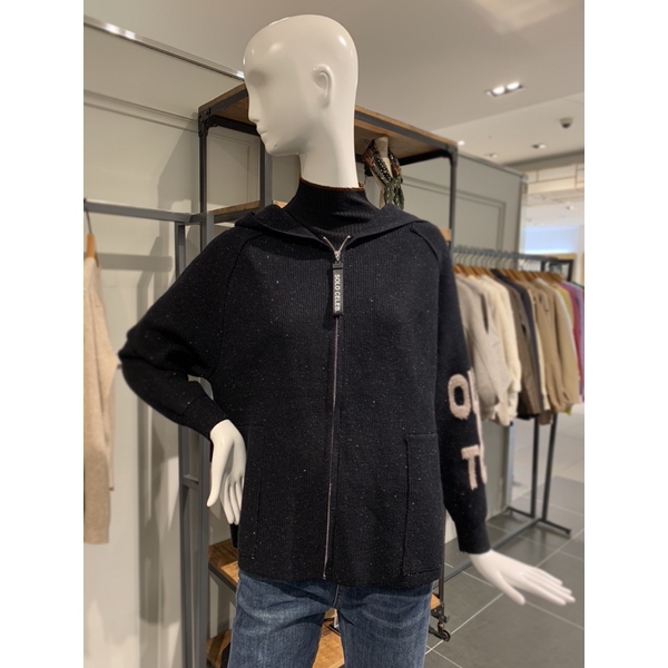 르니앤맥코이 레터링 후드 니트 점퍼 MU11KJ702FJJ