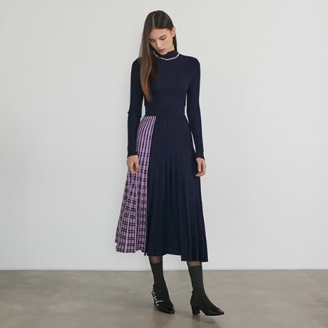 에고이스트 여성 언발체크 자가드 하이넥 니트 원피스_EN4KO160