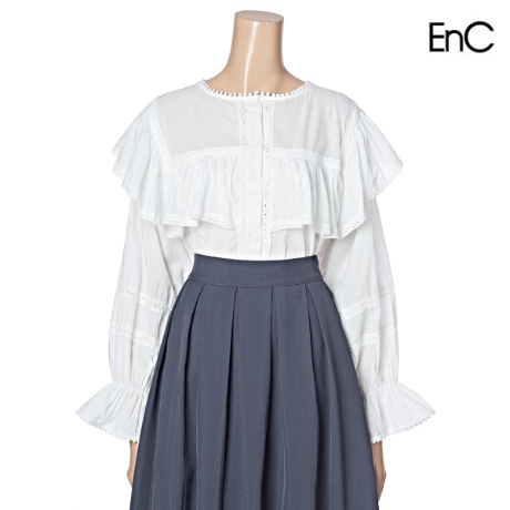 이앤씨(EnC) 레이스 프릴 포인트 루즈핏 블라우스 ENBA31303Z