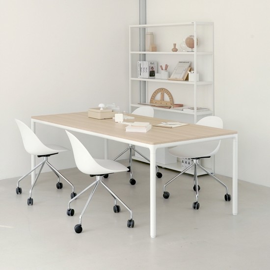 두닷 2010 콰트로 에어 회의테이블