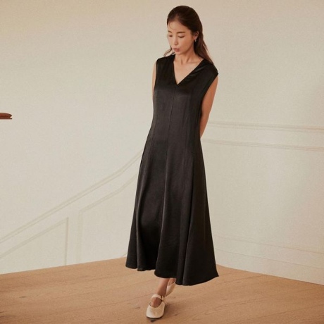 온앤온 백 포인트 슬리브리스 맥시 원피스 NEW3XO918