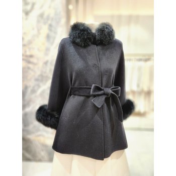 LYNN 린 폭스퍼케이프코트 LCHJNK0100