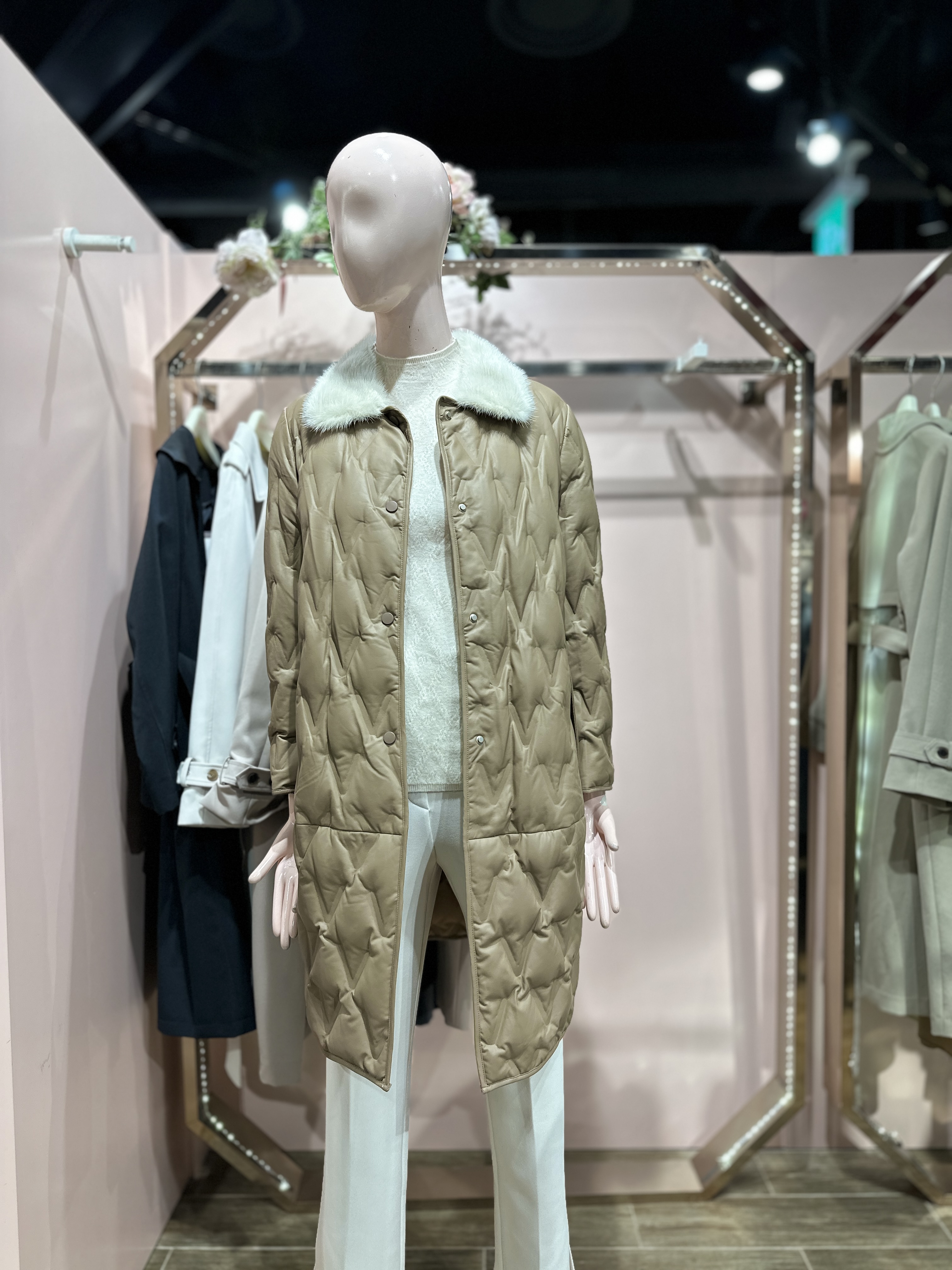 숲(SOUP) 여성 밍크퍼 구스패딩 다운 점퍼 OZBDO2C