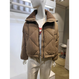 숲(SOUP) 여성 니트카라 숏 다운점퍼 SZBDO82