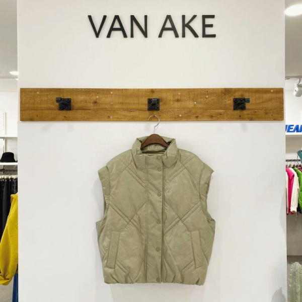 반에이크 UNIQUE 레더다이아 패딩베스트 VB2YPDMD08Z