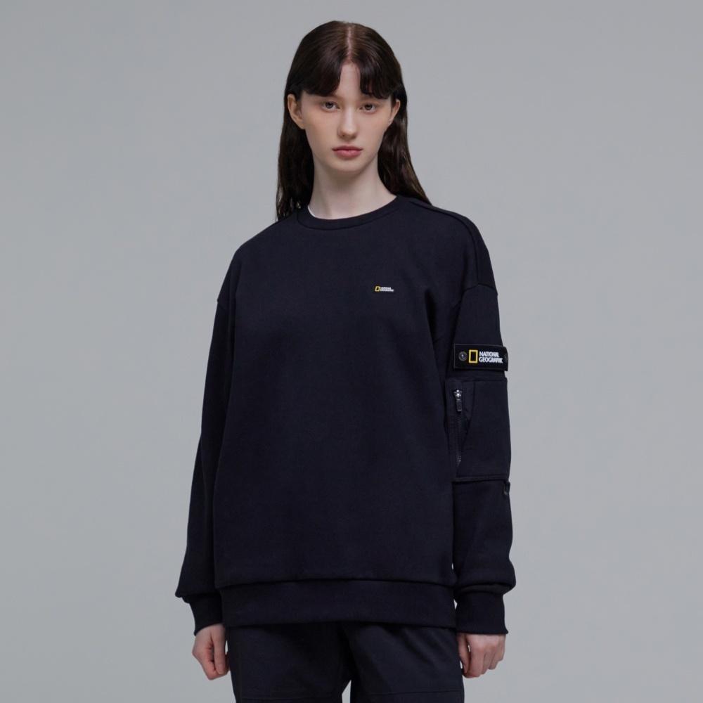 내셔널지오그래픽  정상 이스누 소매포켓 세미오버핏 풀기모 맨투맨 N234USW010