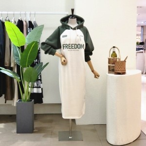 포커스 래글런 배색 후드 롱원피스 FW3J9OP5665