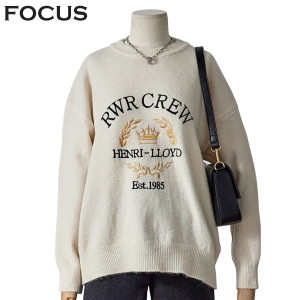 4CUS 크라운 자수 니트 FW3K7KT0341