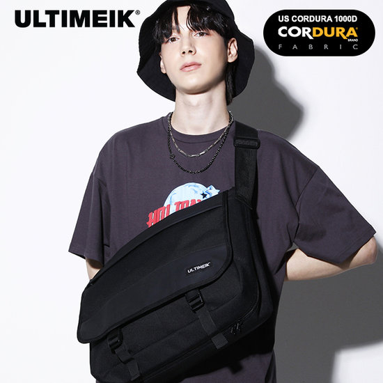 얼티메이크 2040 메신저백