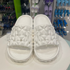 크록스 클래식 지오메트릭 슬라이드 2.0 209608-100