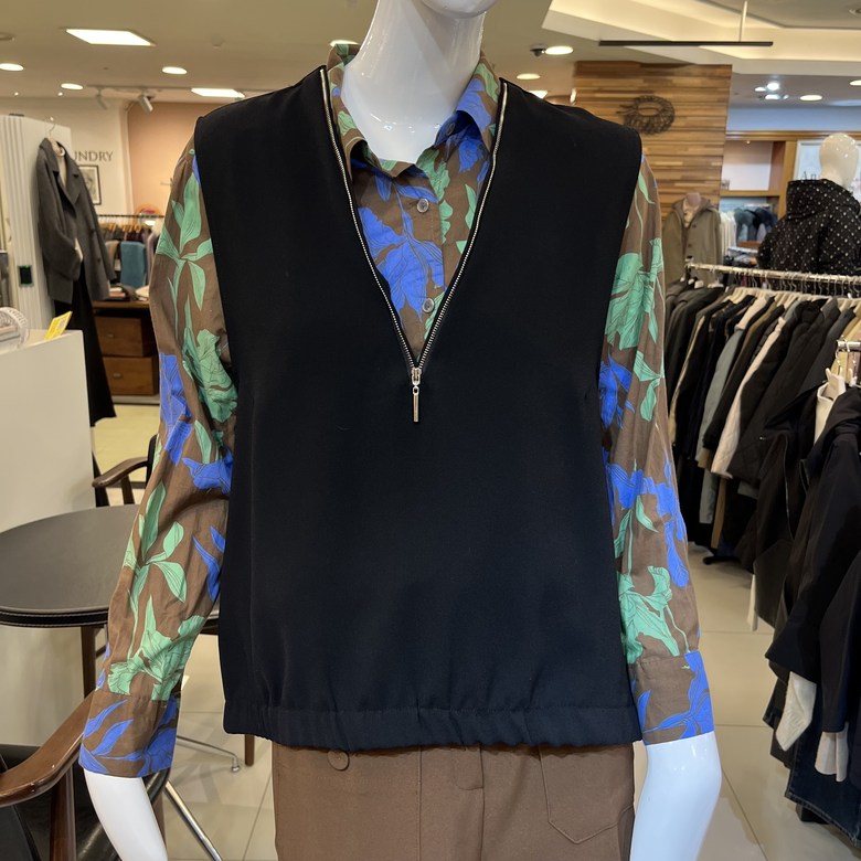 트리아나 옆트임 포인트 브이넥 스판 집업 베스트 AJ3VA06