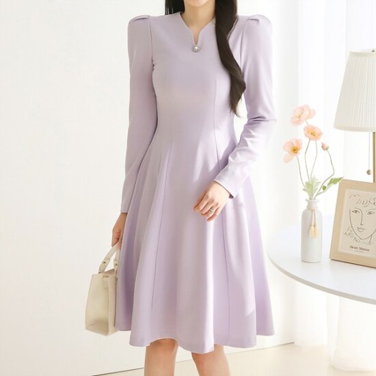 모리스커밍홈 진주장식 오픈카라 플레어 원피스 M2402OP027A