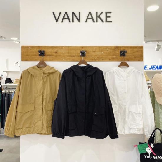 반에이크 백프린팅 라이트 후드점퍼 VB28JPUD01Z