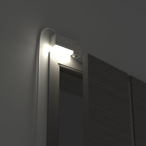 플램  LED 콘센트 연결형 유선 센서등