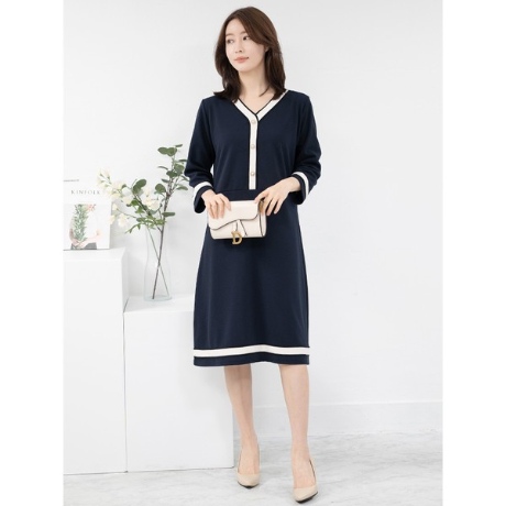 모슬린 배색 진주 브이넥 원피스 OP402157