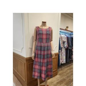 비꼴리끄 린넨 체크 자수 민소매 원피스 B242WO2110