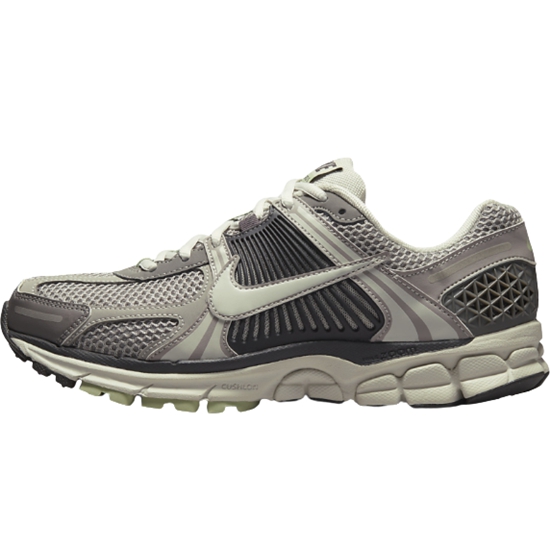 나이키 줌 보메로 5 FB8825-001