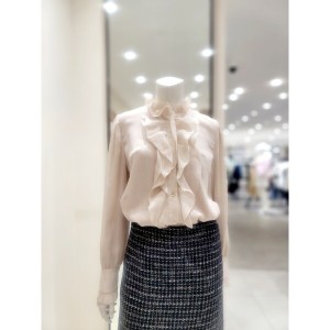 아이잗바바 여성 러플 포인트 프릴넥 블라우스 BP9A0BL101