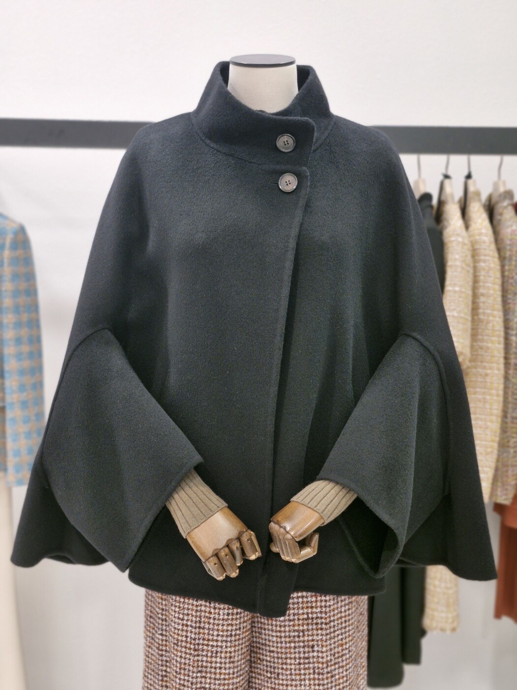 모조에스핀 여성 하이넥 케이프 코트 S244MSG404