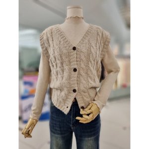 나인스텝 울 꽈배기 조끼 N24NW4404