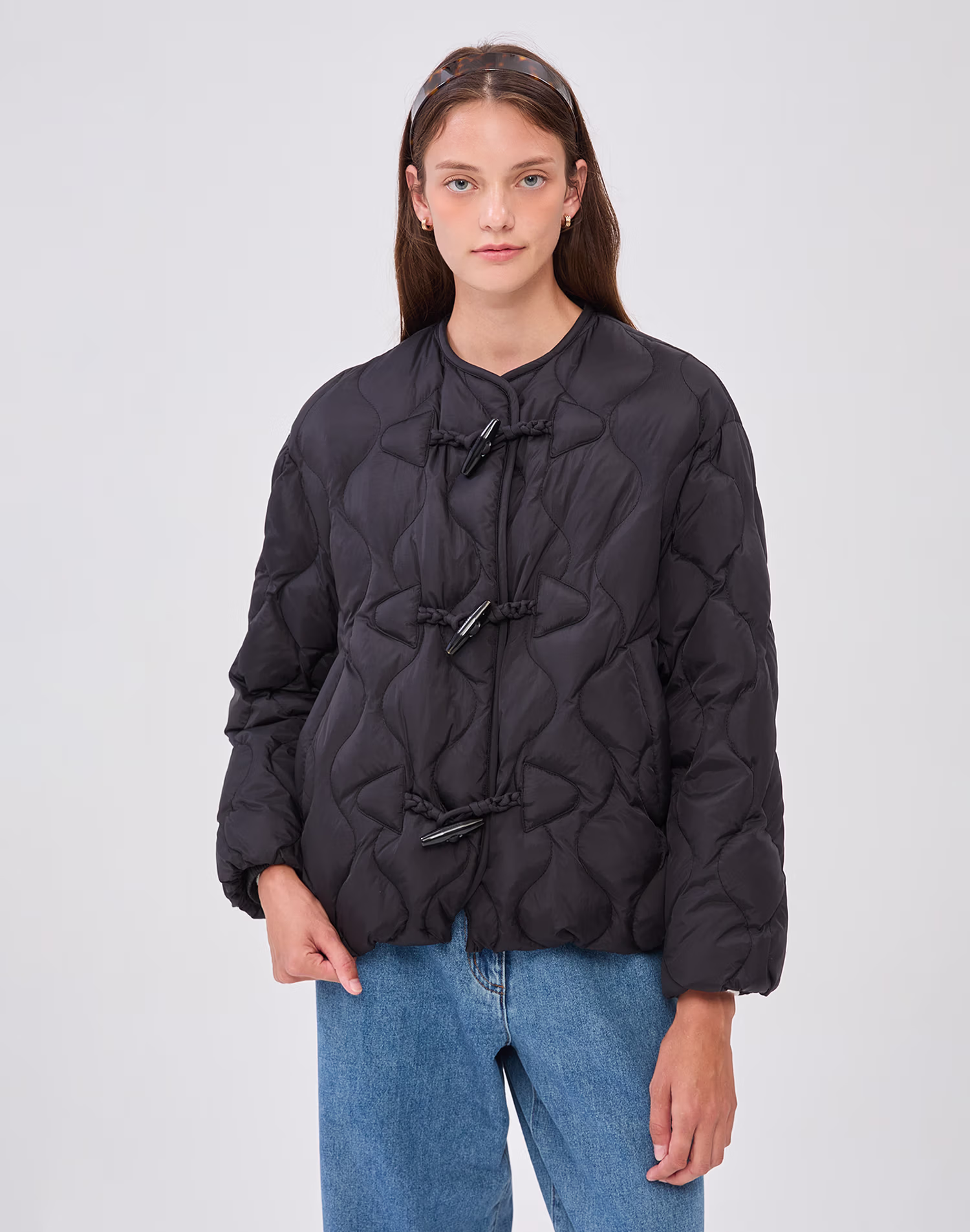 질스튜어트뉴욕 여성 더플 퀼팅 구스다운 경량 숏 점퍼 JSJU4D110BK