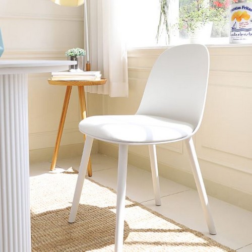 끌레오  머스타 인테리어 가죽 쿠션 플라스틱 체어