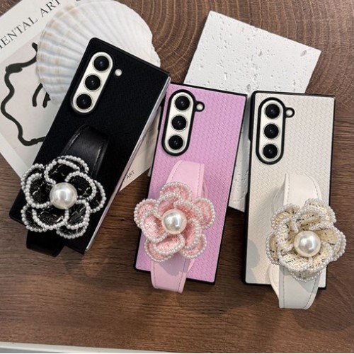 갤럭시Z 폴드 스페셜 에디션 큐빅플라워 가죽손목 스트랩 케이스