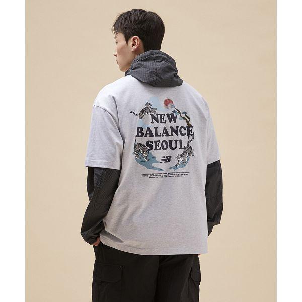 뉴발란스  UNI 서울 타이거 반팔티 NBNEF2A063