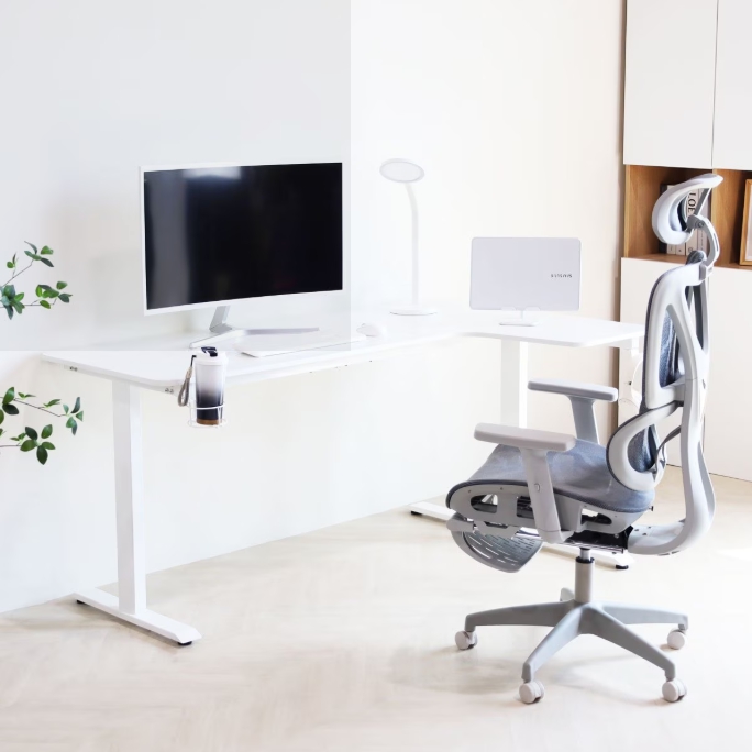 일루일루 플로 코너형 게이밍 컴퓨터 책상