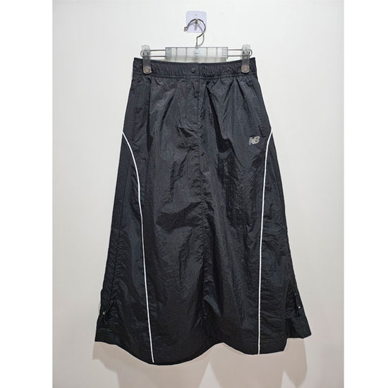 뉴발란스 트랙 경량 우븐 스커트 NBNWF3W822