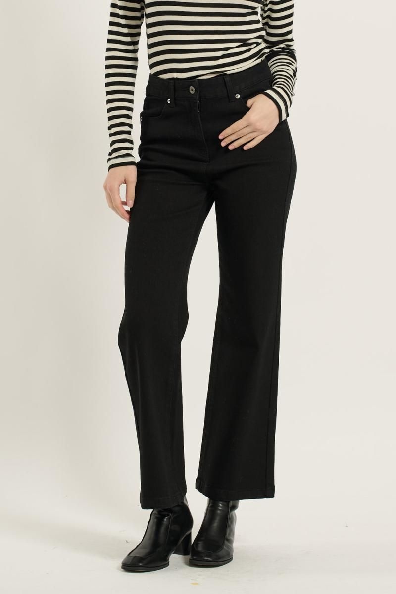 BCBG 부츠컷 데님팬츠 B5D9P351