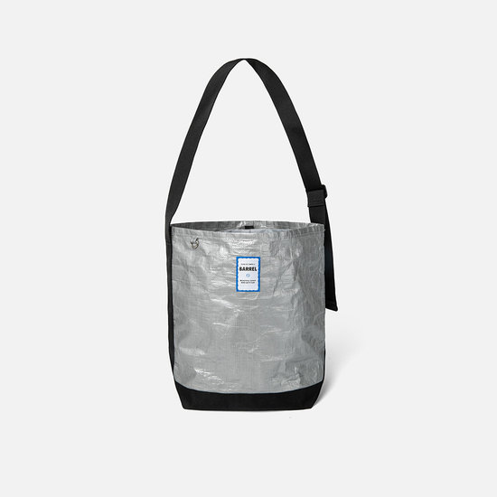 배럴  미디엄 바스켓 토트백 20L B6SUABG009SIL