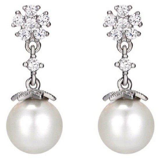 끄란느  진주 꽃망울 귀걸이_C24EB035