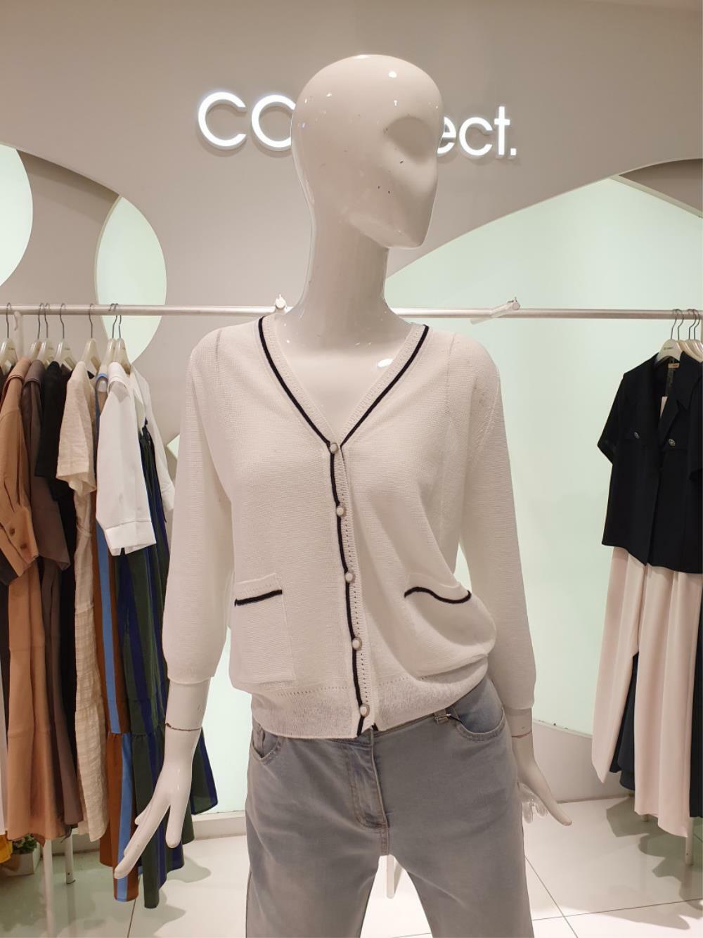 씨씨콜렉트 라인배색v넥칠부가디건 E213KSL101