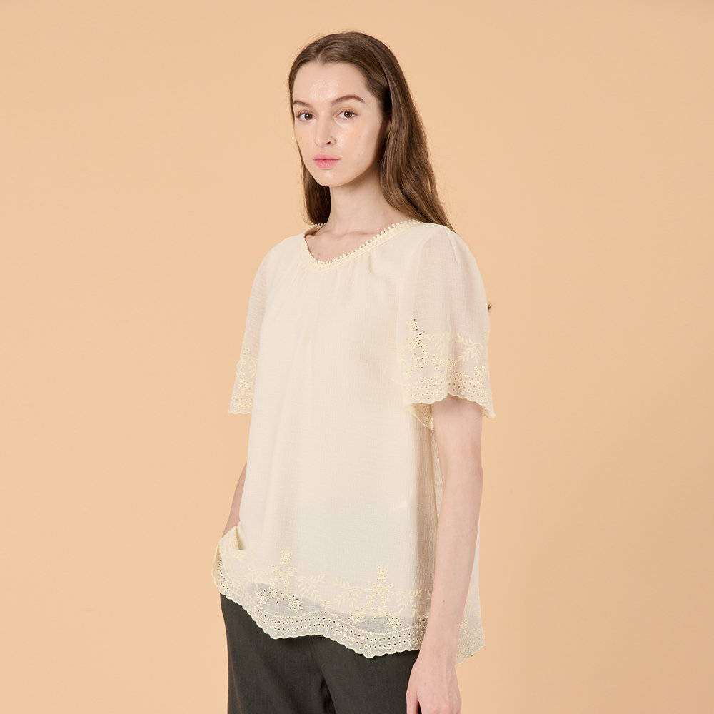 BCBG B1F7B416 퀸즈자수 블라우스