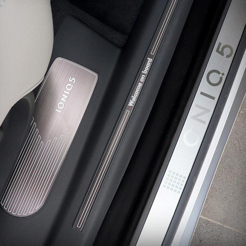 엠테크  알루미늄 도어스텝 아이오닉5